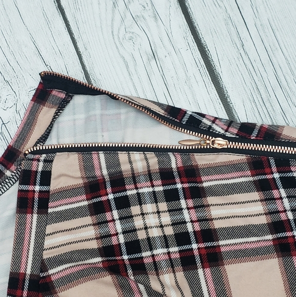 BAE CITY Pullover V-Neck Plaid Blouse, Size 3X - Picture 5 of 8